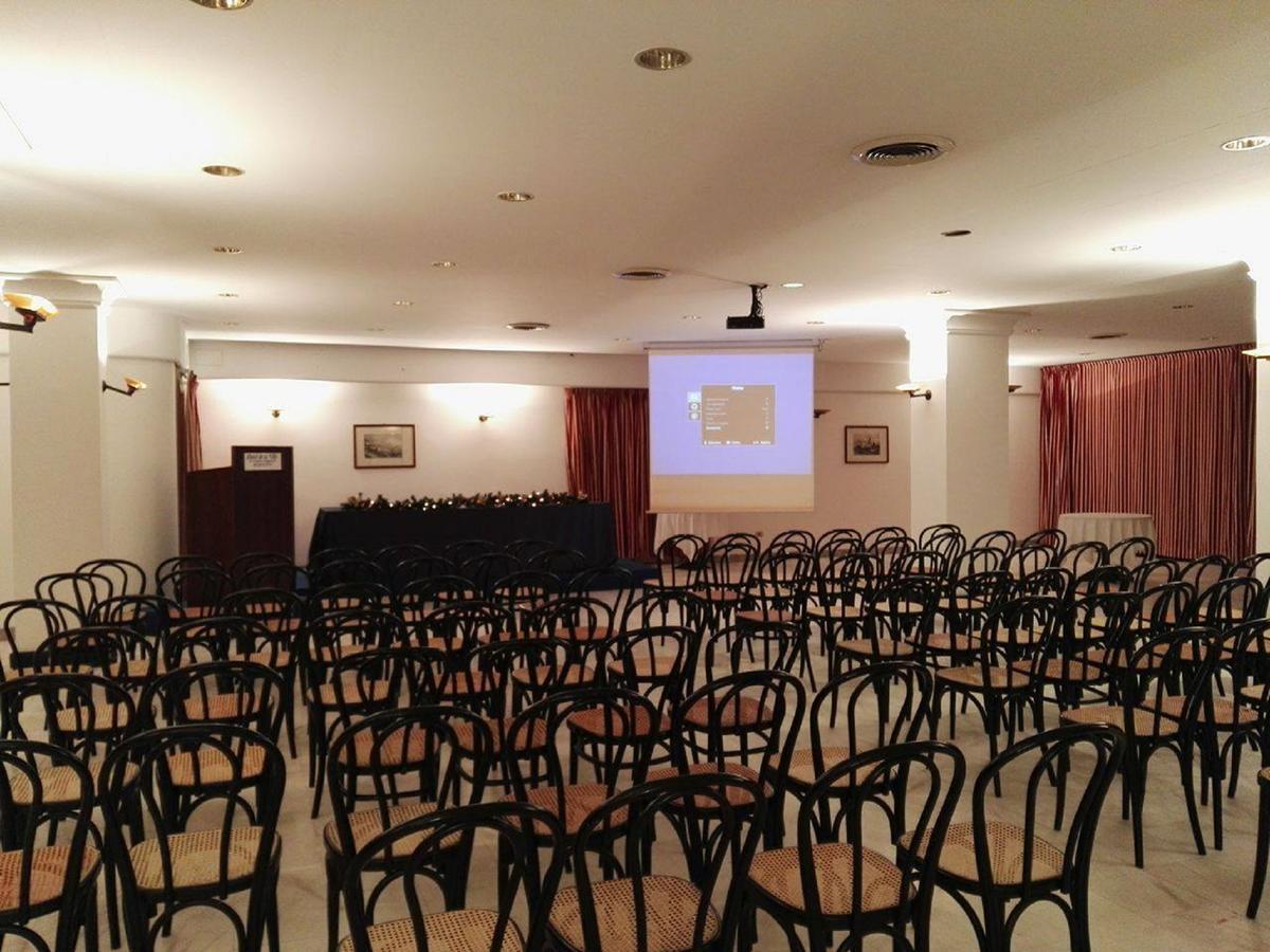 Hotel De La Ville & Centro Congressi Benevento Luaran gambar