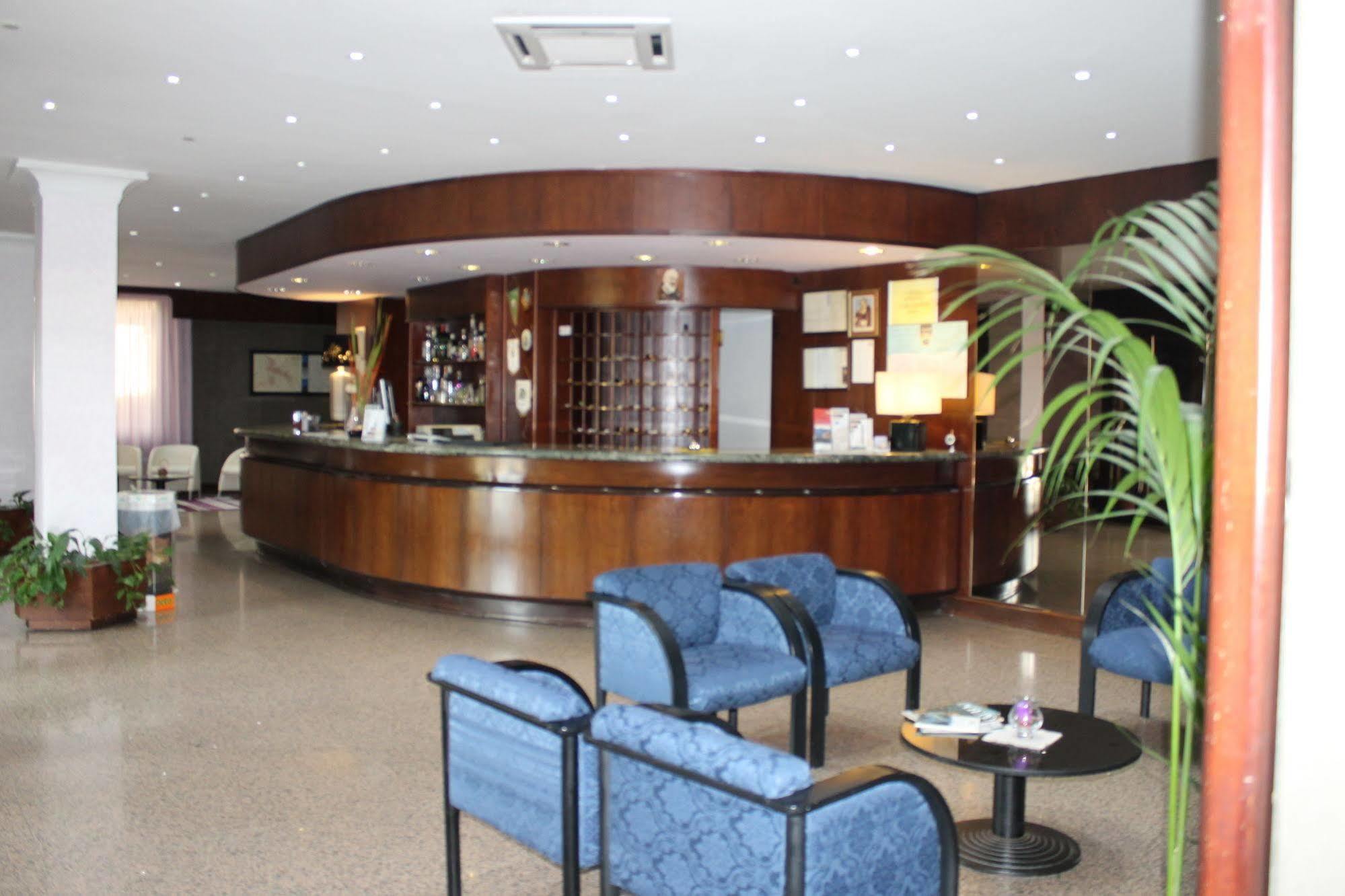 Hotel De La Ville & Centro Congressi Benevento Luaran gambar